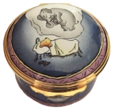 Winnie the Pooh Heffalumps Halcyon Days (01/5566) 1.62" diameter. 